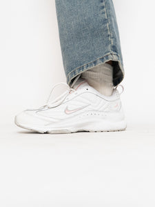 Vintage x NIKE White & Pink Sneakers (7-8)