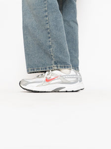 NIKE x White & Pink Initiator Sneakers (8-9W)