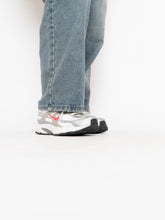 Load image into Gallery viewer, NIKE x White &amp; Pink Initiator Sneakers (8-9W)