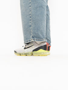 NIKE x Fluorescent Yellow & Grey Vapormax (7Y, 9W)
