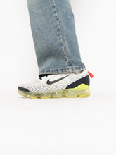 Load image into Gallery viewer, NIKE x Fluorescent Yellow &amp; Grey Vapormax (7Y, 9W)