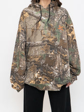 Load image into Gallery viewer, REALTREE x Deadstock Camo Hoodie (2XL)