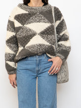 Load image into Gallery viewer, Vintage x NEGRESCO Grey, Cream Chunky Wool-Blend Knit Sweater (XS-M)