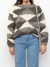 Load image into Gallery viewer, Vintage x NEGRESCO Grey, Cream Chunky Wool-Blend Knit Sweater (XS-M)