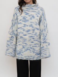 Vintage x Handmade White, Blue Speckled Knit Mockneck Sweater (XS-L)