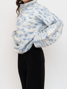 Vintage x Handmade White, Blue Speckled Knit Mockneck Sweater (XS-L)