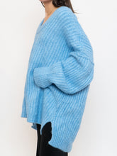 Load image into Gallery viewer, FREE PEOPLE x Blue soft Off-Shoulder Sweater Dress (M-XL)