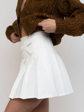 Load image into Gallery viewer, Deadstock x Modern White Pleated Mini Skort (XXS, XS)