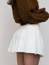 Load image into Gallery viewer, Deadstock x Modern White Pleated Mini Skort (XXS, XS)