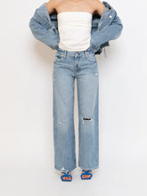 Load image into Gallery viewer, GAP x Lightwash Distresseed Denim (S, M)