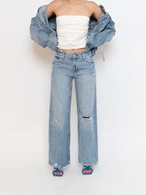 Load image into Gallery viewer, GAP x Lightwash Distresseed Denim (S, M)