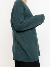 Load image into Gallery viewer, EILEEN FISHER x Cashmere And Silk Sweater (M)