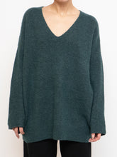 Load image into Gallery viewer, EILEEN FISHER x Cashmere And Silk Sweater (M)