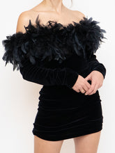 Load image into Gallery viewer, Vintage x Made in UK x Velvet Feather Off-Shoulder Dress (M)