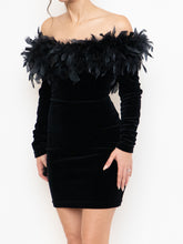 Load image into Gallery viewer, Vintage x Made in UK x Velvet Feather Off-Shoulder Dress (M)
