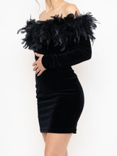 Load image into Gallery viewer, Vintage x Made in UK x Velvet Feather Off-Shoulder Dress (M)
