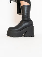 Load image into Gallery viewer, WINDSORSMITH x Black Leather Platform Boot (9)