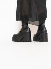 Load image into Gallery viewer, WINDSORSMITH x Black Leather Platform Boot (9)