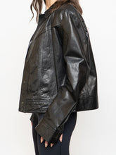 Load image into Gallery viewer, Vintage x Made in Turkey x BANANA REPUBLIC Black Cropped Leather Jacket (XS-M)