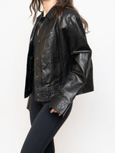 Load image into Gallery viewer, Vintage x Made in Turkey x BANANA REPUBLIC Black Cropped Leather Jacket (XS-M)