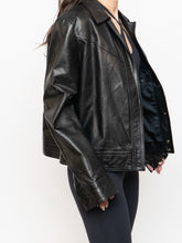 Load image into Gallery viewer, Vintage x Made in Turkey x BANANA REPUBLIC Black Cropped Leather Jacket (XS-M)