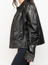 Load image into Gallery viewer, Vintage x Made in Turkey x BANANA REPUBLIC Black Cropped Leather Jacket (XS-M)
