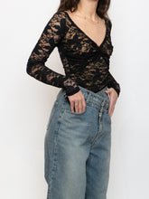 Load image into Gallery viewer, Vintage x Black &amp; Nude Long Sleeve Lace Top (XS, S)