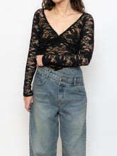 Load image into Gallery viewer, Vintage x Black &amp; Nude Long Sleeve Lace Top (XS, S)