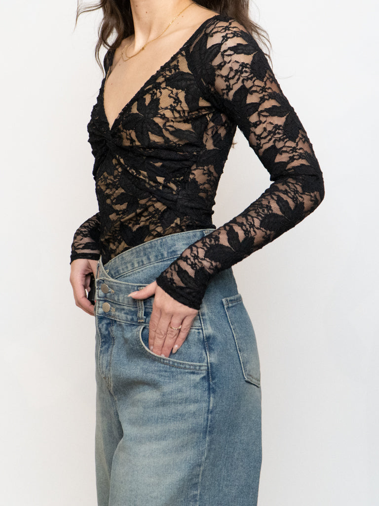 Vintage x Black & Nude Long Sleeve Lace Top (XS, S)