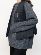 Load image into Gallery viewer, Vintage x Black Lightweight Quilted Vest (XS-M)