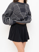 Load image into Gallery viewer, Vintage x Made in Italy x Grey Patterned Sweater (XS-L)