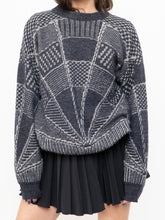 Load image into Gallery viewer, Vintage x Made in Italy x Grey Patterned Sweater (XS-L)