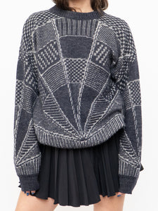Vintage x Made in Italy x Grey Patterned Sweater (XS-L)
