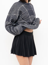 Load image into Gallery viewer, Vintage x Made in Italy x Grey Patterned Sweater (XS-L)