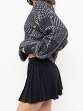 Load image into Gallery viewer, Vintage x Made in Italy x Grey Patterned Sweater (XS-L)