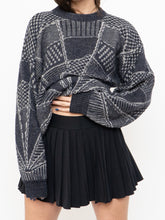 Load image into Gallery viewer, Vintage x Made in Italy x Grey Patterned Sweater (XS-L)