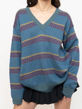 Load image into Gallery viewer, Vintage x Made in Italy x Teal V-Neck Patterned Houndstooth Sweater (XS-L)
