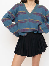 Load image into Gallery viewer, Vintage x Made in Italy x Teal V-Neck Patterned Houndstooth Sweater (XS-L)
