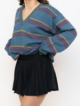 Load image into Gallery viewer, Vintage x Made in Italy x Teal V-Neck Patterned Houndstooth Sweater (XS-L)