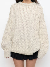 Load image into Gallery viewer, Vintage x Made in Ireland x Deadstock Cream Speckled Chunky Knit Sweater (XS-XXL)