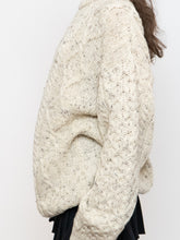 Load image into Gallery viewer, Vintage x Made in Ireland x Deadstock Cream Speckled Chunky Knit Sweater (XS-XXL)