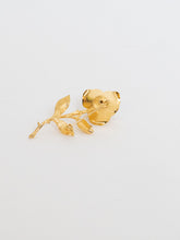 Load image into Gallery viewer, Vintage x Gold Flat Rose Broach