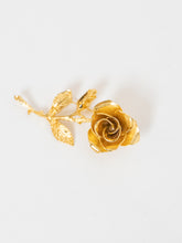 Load image into Gallery viewer, Vintage x Gold Flat Rose Broach