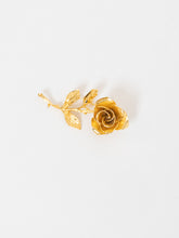 Load image into Gallery viewer, Vintage x Gold Flat Rose Broach