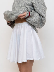 Vintage x White Lace Trim Mini Skirt (XS, S)