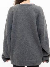 Load image into Gallery viewer, Vintage x Made in Hong Kong x TOMMY HILFIGER Grey Knit Sweater (XS-XL)