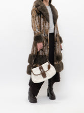 Load image into Gallery viewer, Vintage x Made in Canada x Brown Faux Fur Coat (XS-M)
