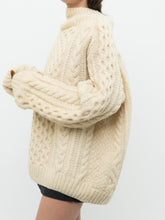 Load image into Gallery viewer, Vintage x Handmade Cream Cable Knit Sweater (M-XL)