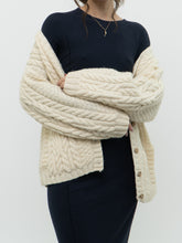 Load image into Gallery viewer, Vintage x Handmade Cream Cable Knit Cardigan (XS-M)