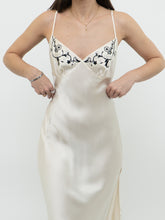 Load image into Gallery viewer, Vintage x VICTORIA SECRET Cream, Black embroidered Silk Slip Dress (XS, S)